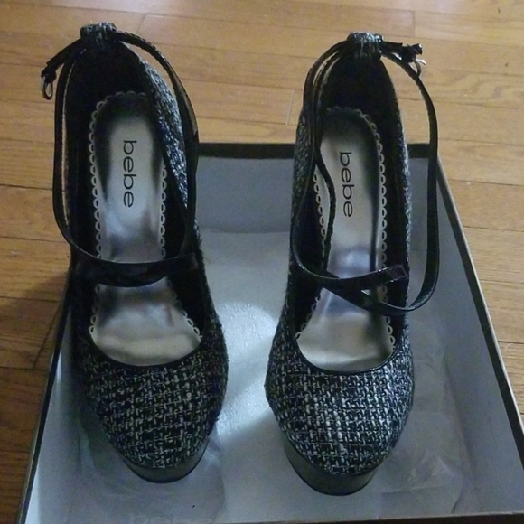 Shoes - Picture 4 of 8